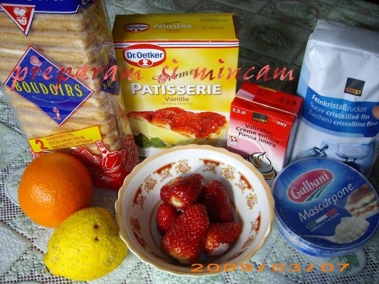 Tort tiramisu cu capsune