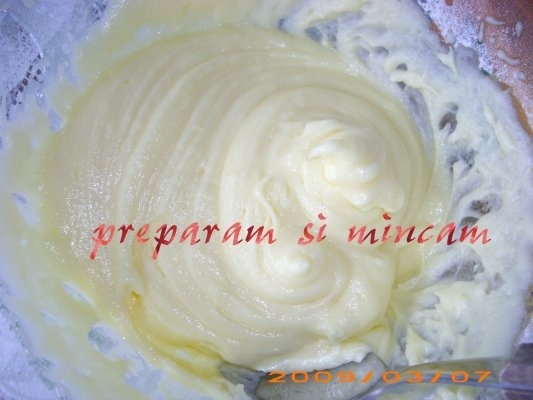 Tort tiramisu cu capsune