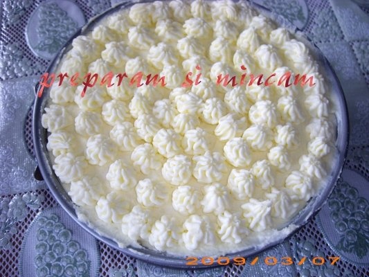 Tort tiramisu cu capsune