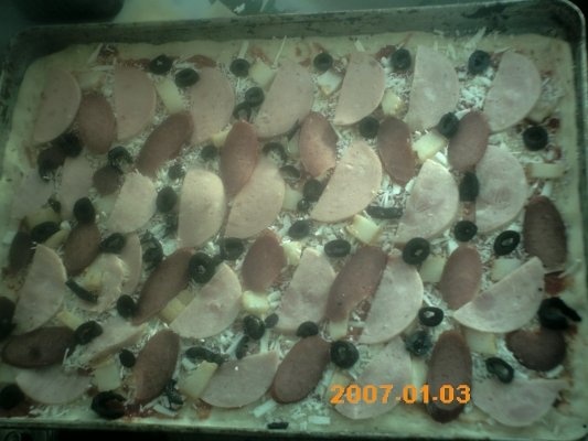 PIZZA CU MEZEL