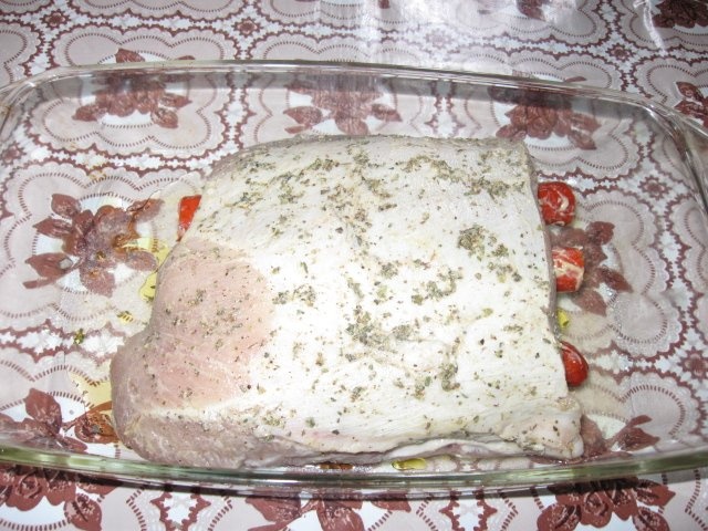 Cotlet de porc fara os  impanat cu carnaciori