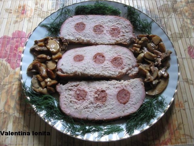 Cotlet de porc fara os  impanat cu carnaciori