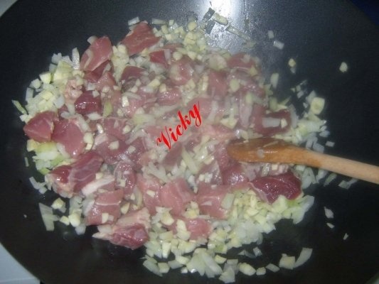 Paste cu carne de porc