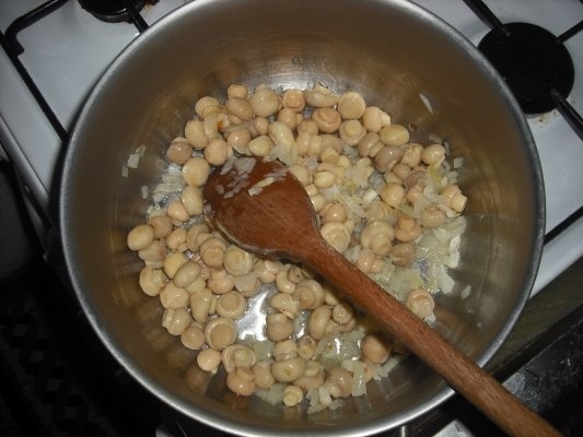 PUI IN SOS DE VIN ROSU