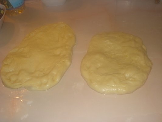 COZONAC CU CREMA DE CACAO, NUCI, STAFIDE SI MAC