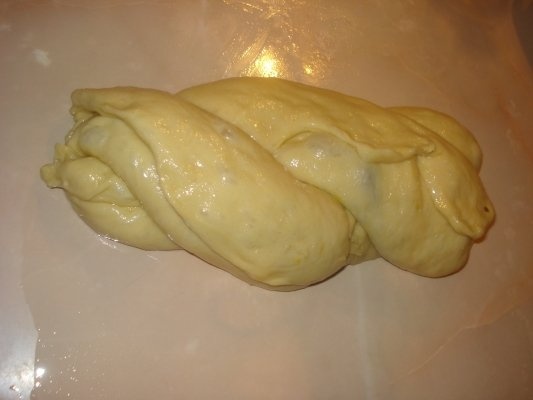 COZONAC CU CREMA DE CACAO, NUCI, STAFIDE SI MAC