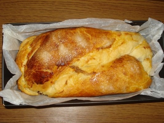 COZONAC CU CREMA DE CACAO, NUCI, STAFIDE SI MAC