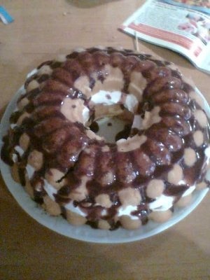 Savarina cu galzura de ciocolata