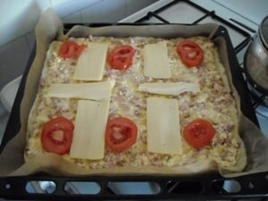 Pizza cu piept de pui si keizer