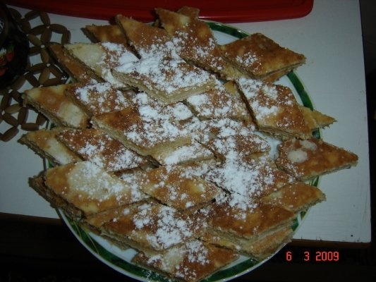 Prajitura cu crema de lamaie.