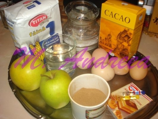 CHEC CU CACAO, MERE SI SCORTISOARA