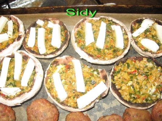 Ciuperci cu mozzarela, la cuptor