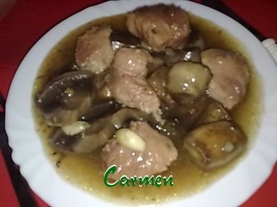 Tocanita cu vitel si ciuperci champignion