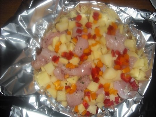 PIEPT DE PUI CU LEGUME LA CUPTOR