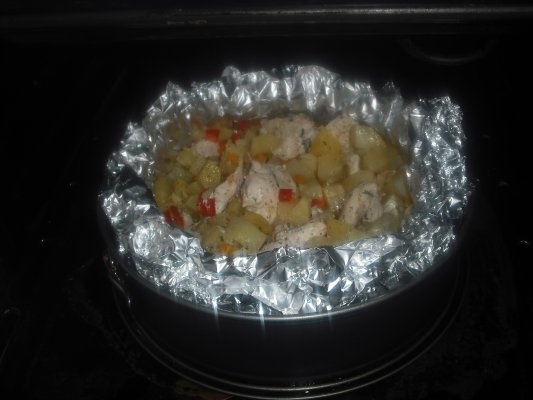 PIEPT DE PUI CU LEGUME LA CUPTOR