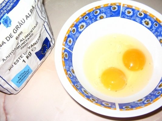 Supa de gaina cu taitei de casa