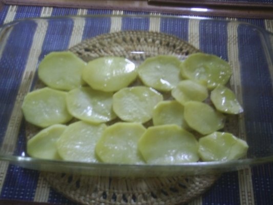 CARTOFI PRAJITI LA CUPTOR