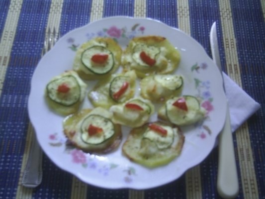 CARTOFI PRAJITI LA CUPTOR