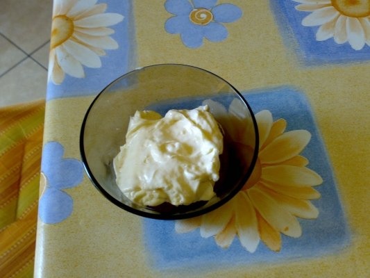 Cupa de crema si fructe