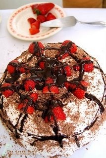 Tort cu crema mascarpone si capsuni