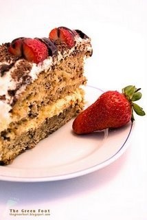 Tort cu crema mascarpone si capsuni