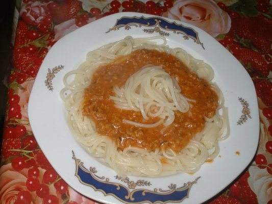 Spaghete cu carne