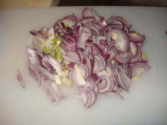 HERING MARINAT CU CEAPA ROSIE