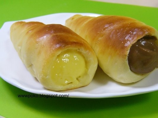 Cornuri cu crema de vanilie si ciocolata