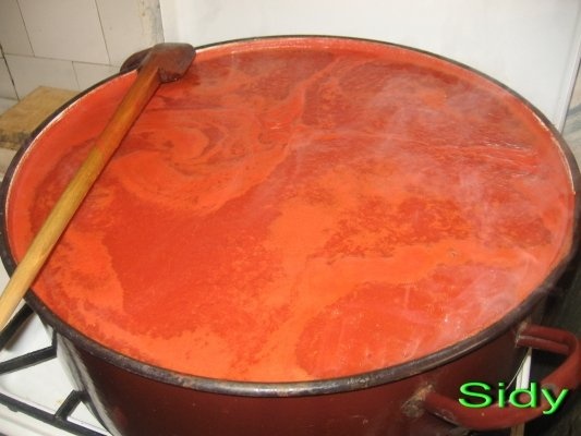 Bulion de rosii preparat in casa