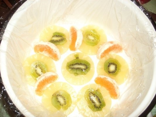 Tort cu fructe si piscoturi