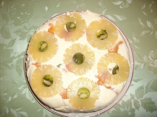 Tort cu fructe si piscoturi