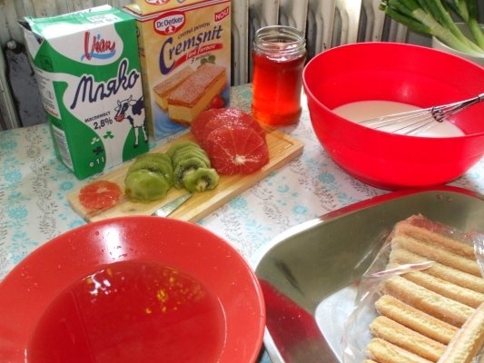 Tarta cu fructe rapida