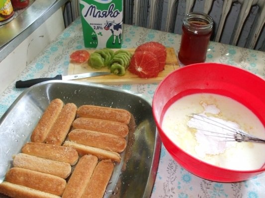 Tarta cu fructe rapida