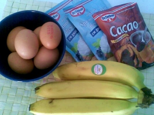 Chec cu nucsoara si banane