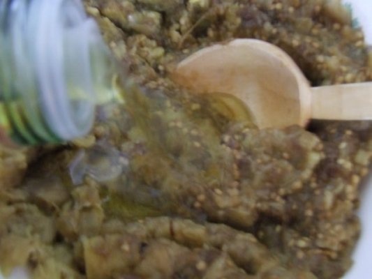 Salata de vinete cu oua si masline