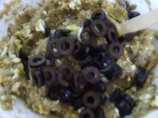 Salata de vinete cu oua si masline