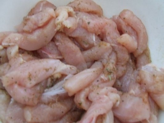 Piept de pui bastonase