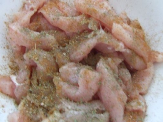 Piept de pui bastonase