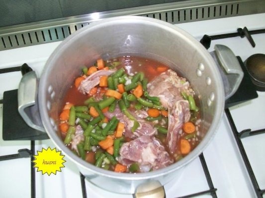 Mincare de fasole  cu carne de miel(specific arab)