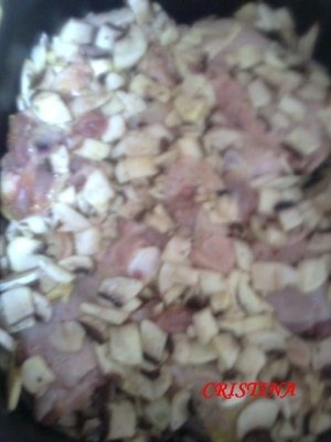 Pulpe de pui cu ciuperci