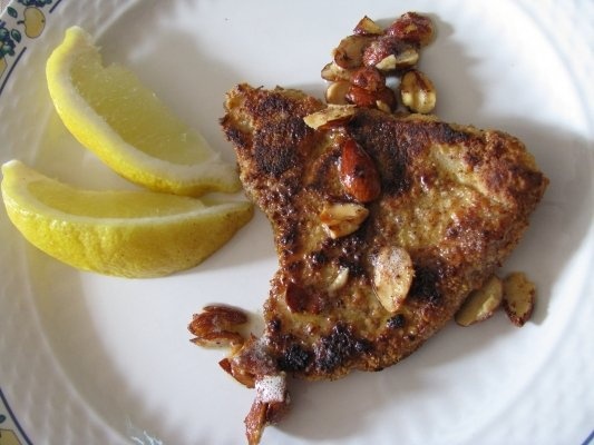 File de pastrav in unt cu migdale