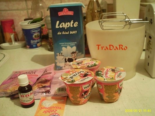 Inghetata cu iaurt cu pulpa de fructe