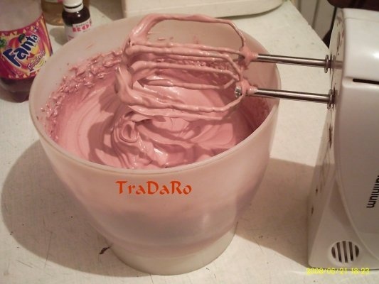 Inghetata cu iaurt cu pulpa de fructe