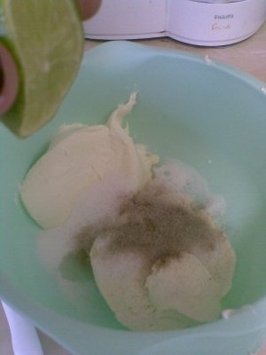 TORT DE CAPSUNI SI CIRESE