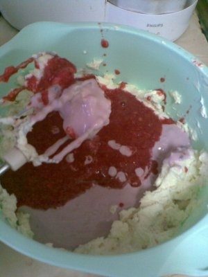 TORT DE CAPSUNI SI CIRESE