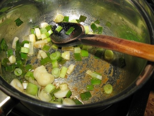 Creveti pe pat de rosii