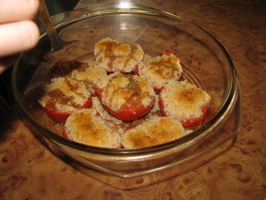 Rosii coapte aromate cu pesmet si parmezan