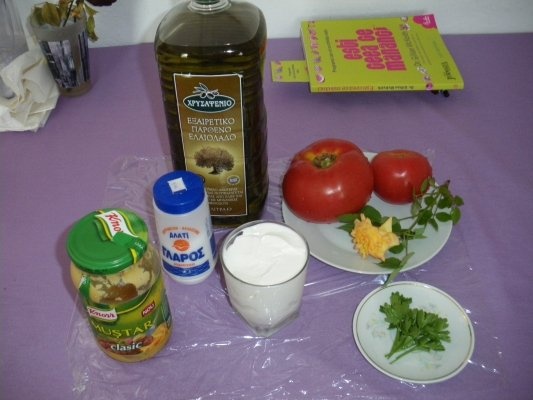 Salata de vara (rosii cu iaurt)