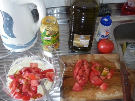 Salata de vara (rosii cu iaurt)