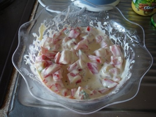 Salata de vara (rosii cu iaurt)